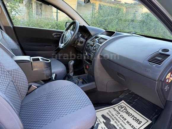 SBS GARAGE'DEN 2004 MEGANE 2 1.6 LPGLİ TEMİZ