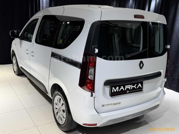 MARKA'DAN 2023 EXPRESS 1.5 DCİ SIFIR AYARINDA BOYASIZ 24.000 KM