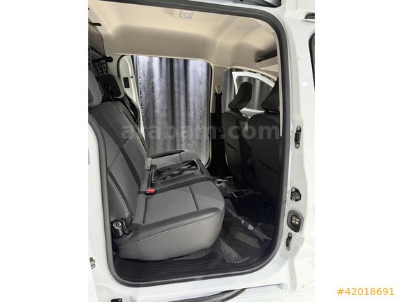 MARKA'DAN 2023 EXPRESS 1.5 DCİ SIFIR AYARINDA BOYASIZ 24.000 KM