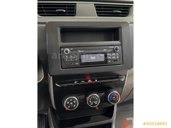 MARKA'DAN 2023 EXPRESS 1.5 DCİ SIFIR AYARINDA BOYASIZ 24.000 KM