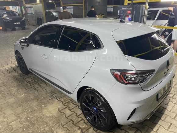 Sahibinden Renault Clio 1.0 TCe Techno Esprit Alpine 2024 Model 
