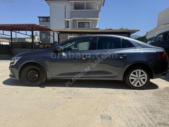 PLATINUM GARAGE'DEN MEGANE 4
