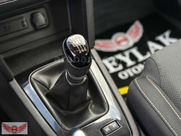 LEYLAK'TAN 2020 RENAULT MEGANE 1.3 TCE JOY DEĞİŞENSİZ