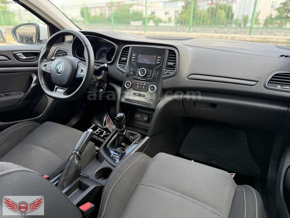 LEYLAK'TAN 2020 RENAULT MEGANE 1.3 TCE JOY DEĞİŞENSİZ