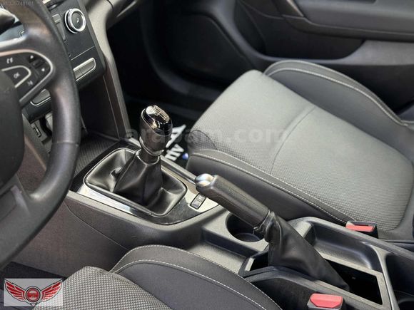 LEYLAK'TAN 2020 RENAULT MEGANE 1.3 TCE JOY DEĞİŞENSİZ
