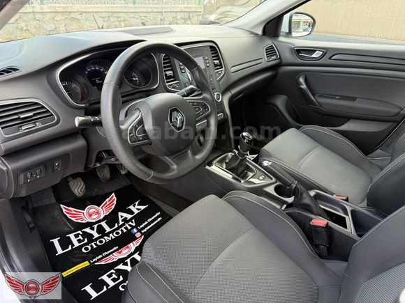 LEYLAK'TAN 2020 RENAULT MEGANE 1.3 TCE JOY DEĞİŞENSİZ