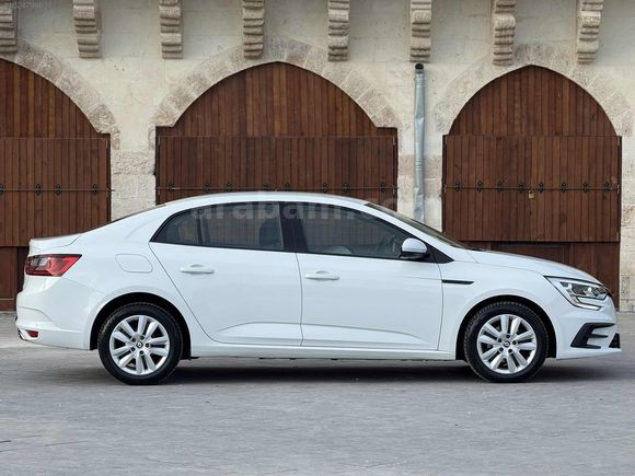 İLK ELDEN BOYASIZ 2022 RENAULT MEGANE JOY EDC 172.000 KM