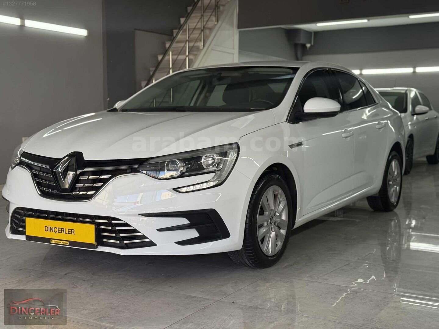 Galeriden Renault Megane 1.3 TCe Joy 2021 Model İstanbul 124.500 km Beyaz 4
