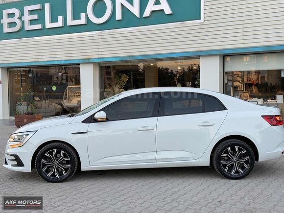 AKF MOTORS'DAN 124 BİN KM 1.3 TCe MEGANE