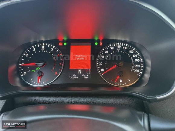 AKF MOTORS'DAN 124 BİN KM 1.3 TCe MEGANE