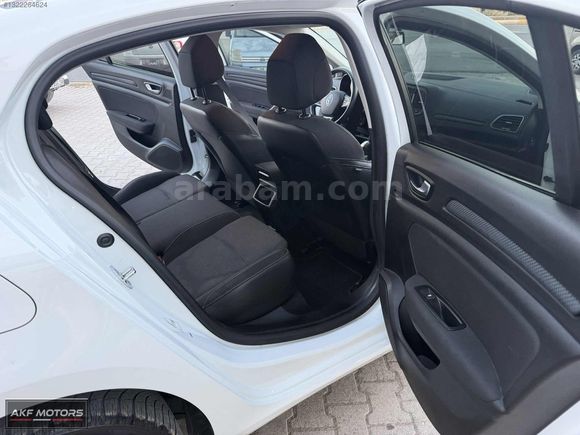 AKF MOTORS'DAN 124 BİN KM 1.3 TCe MEGANE