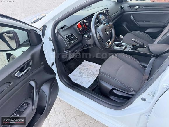 AKF MOTORS'DAN 124 BİN KM 1.3 TCe MEGANE