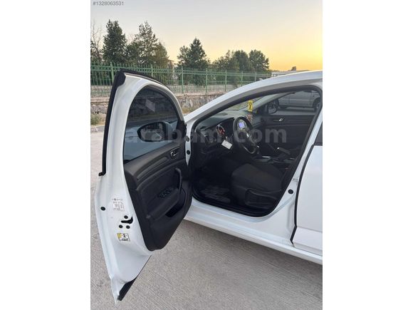 ZEYMİR DEN DÜŞÜK KM MEGANE