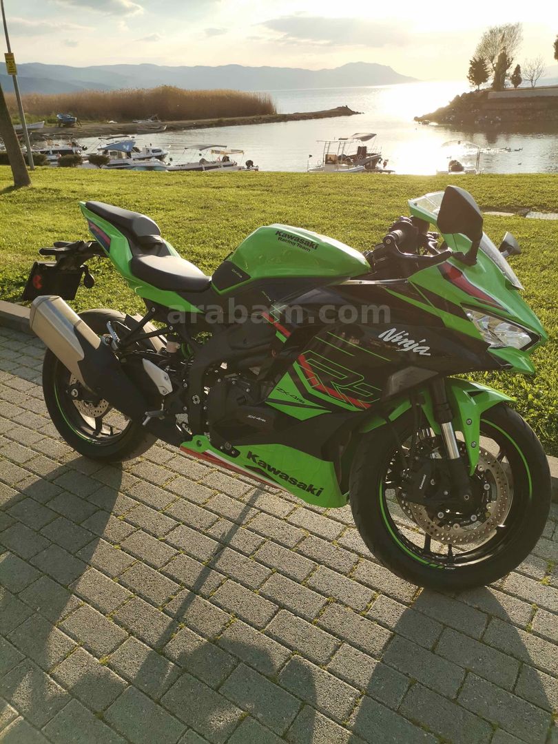 Sahibinden Kawasaki Ninja ZX-4RR 2024 Model Bursa 13.000 km Yeşil