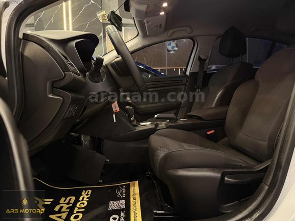 ARS'DEN 2022 MEGANE 1.3 TCE JOY TESLA EKRAN GERİ GÖRÜŞ