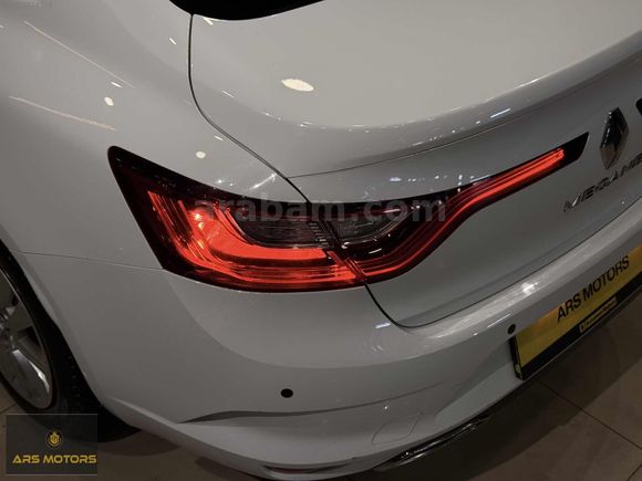 ARS'DEN 2022 MEGANE 1.3 TCE JOY TESLA EKRAN GERİ GÖRÜŞ