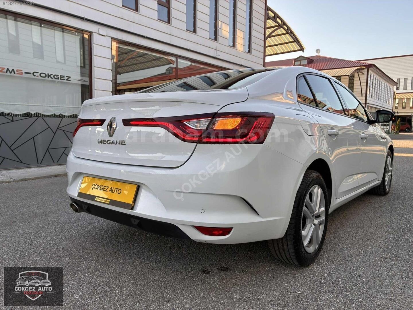 Galeriden Renault Megane 1.3 TCe Joy 2019 Model Erzurum 45.000 km Beyaz 4