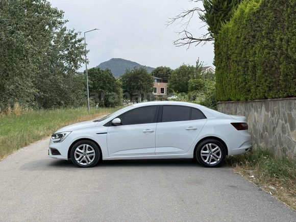 2020 MEGANE 1.3 TCe EDC HATASIZ BOYASIZ TESLA EKRAN