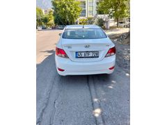 Sahibinden Hyundai Accent Blue 1.6 CRDI Mode 2017 Model  265.000 km Beyaz