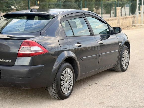 HS AUTO 'DAN 2008 MODEL MEGANE 2 MANUEL KLİMALI