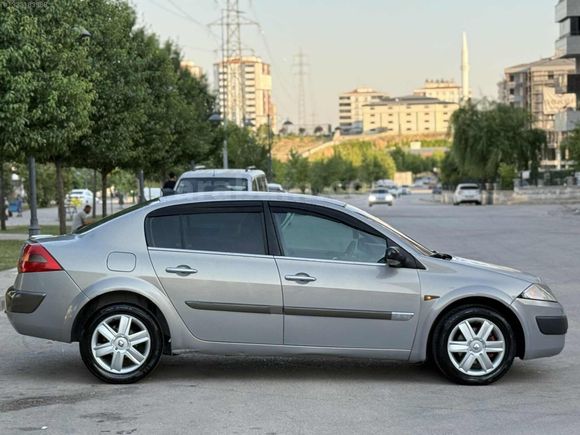 BAHAR AUTO'DAN HATASIZ MEGANE TARİHTEN BİR YAPRAK