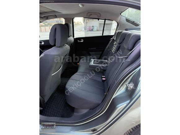 ÇEKİÇOĞLUNDAN RENAULT MEGANE 2004 OTOMATİK İLK SAHİBİNDEN