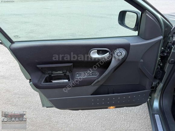 ÇEKİÇOĞLUNDAN RENAULT MEGANE 2004 OTOMATİK İLK SAHİBİNDEN