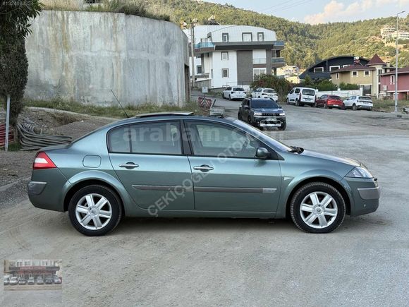 ÇEKİÇOĞLUNDAN RENAULT MEGANE 2004 OTOMATİK İLK SAHİBİNDEN
