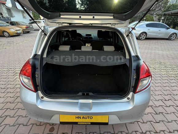 Renault Clio 1.5 dCi Authentique 2010 Model 