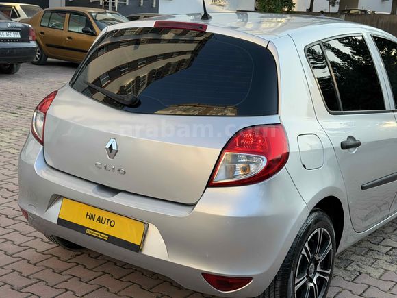 Renault Clio 1.5 dCi Authentique 2010 Model 