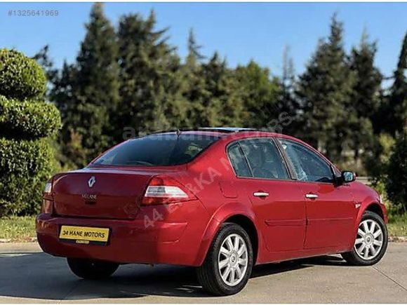 34 HANE MOTORS'DAN KAPUT TAVAN ORJİNAL 229 BİN KM'DE MEGANE