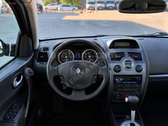 34 HANE MOTORS'DAN KAPUT TAVAN ORJİNAL 229 BİN KM'DE MEGANE
