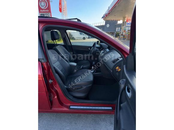 34 HANE MOTORS'DAN KAPUT TAVAN ORJİNAL 229 BİN KM'DE MEGANE