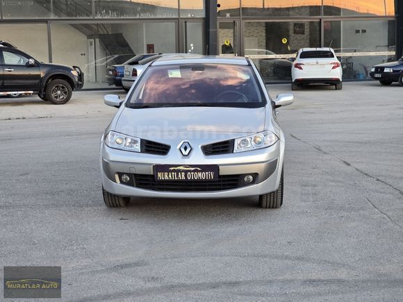 RENAULT MEGAN DYNAMİGUE 1.6 SAFKAN BENZİNLİ
