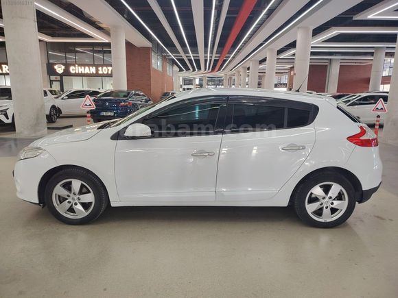 MKA GARAJDAN 195.000KM OTOMATİK MEGANE 3
