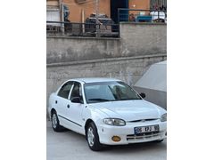 Sahibinden Hyundai Accent 1.5 GLS 1998 Model  250.000 km Beyaz