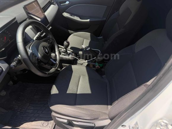 2020 Model Clio DİZEL Beyaz