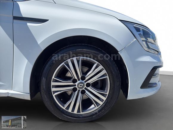 RENAULT GÜRSES'DE 2023 MEGANE 1.3 TCE TOUCH EDC