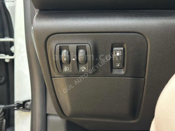 2023 MEGANE 1.3 TCE 140 HP TOUCH EDC ORJİNAL SERVİS BAKIMLI