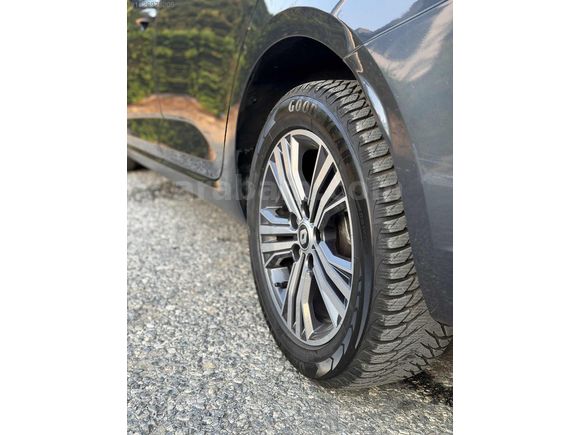 İlk elden kazasız boyasız servis bakımlı az kullanılmış acil