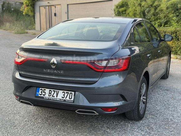 İlk elden kazasız boyasız servis bakımlı az kullanılmış acil