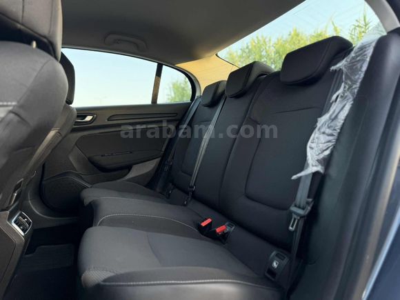 İlk elden kazasız boyasız servis bakımlı az kullanılmış acil