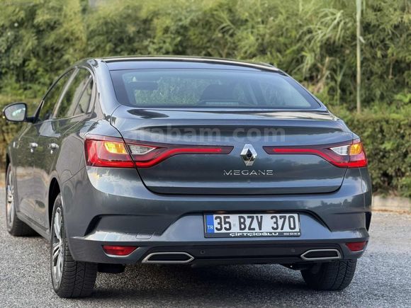 İlk elden kazasız boyasız servis bakımlı az kullanılmış acil