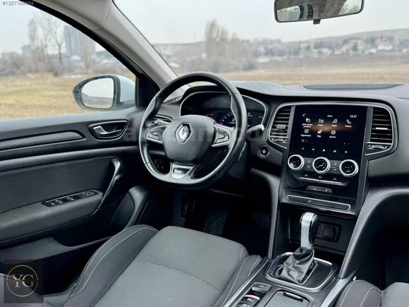 BOYASIZ 2023MEGANE 1.3TCE TOUCH 59.700KM
