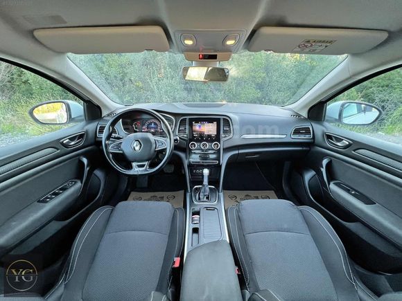 BOYASIZ 2023MEGANE 1.3TCE TOUCH 59.700KM