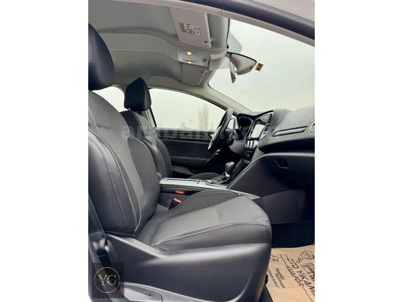 BOYASIZ 2023MEGANE 1.3TCE TOUCH 59.700KM