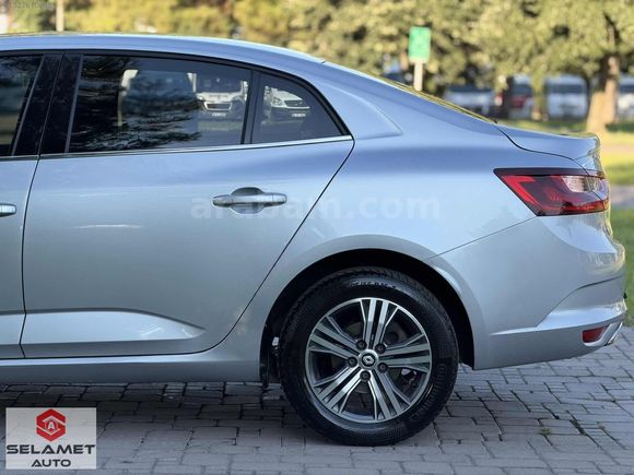 SELAMET AUTO 2024 1.3 TCE RENAULT MEGANE TOUCH 49.000 KM