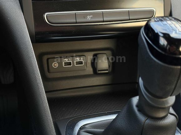 DEĞİŞENSİZ BOYASIZ TRAMERSİZ 2026 MODEL 6.001 BİN KM'DE MEGANE