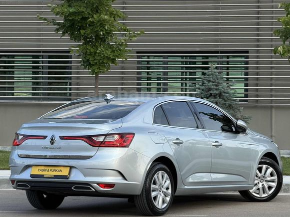 DEĞİŞENSİZ BOYASIZ TRAMERSİZ 2026 MODEL 6.001 BİN KM'DE MEGANE