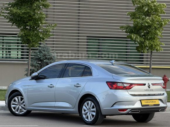 DEĞİŞENSİZ BOYASIZ TRAMERSİZ 2026 MODEL 6.001 BİN KM'DE MEGANE